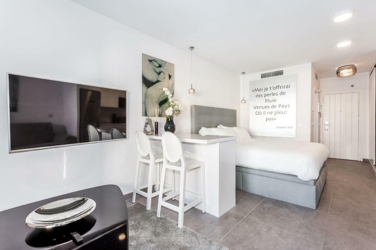 By Riva - Outstanding, Contemporary Studio In Puerto Banus Gardens Marbella Luaran gambar